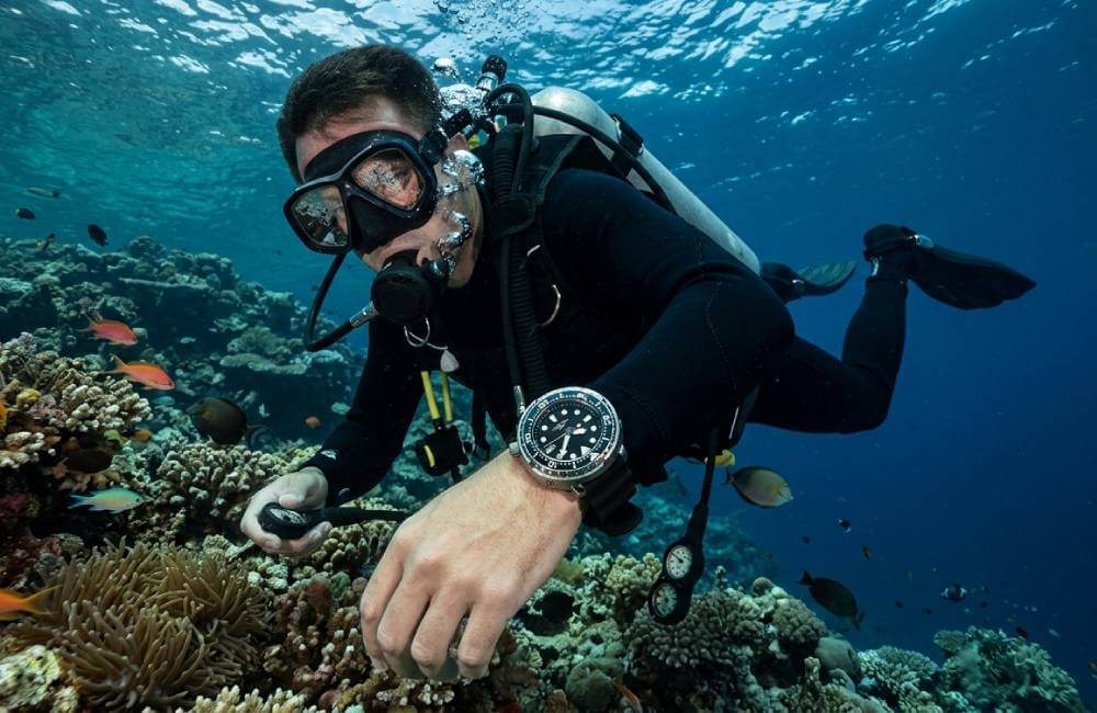 Zegarek typu Diver &ndash; czym r&oacute;żni się od standardowych modeli z wodoszczelnością 200M?